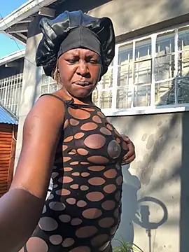DarkBerryDiamond255 online show from June 2026 01:55:02 PM