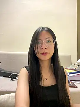 Lil-Gi online show from December 2025 03:25:02 PM