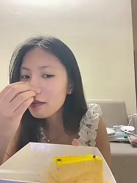 Snapshot of Lil-Gi chatting on October 2025 03:31:02 PM Lil-Gi online show from October 2025 03:31:02 PM