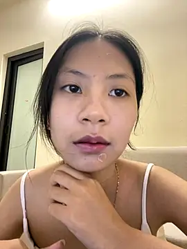 Lil-Gi online show from October 2025 03:24:01 PM