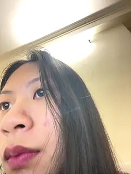 Snapshot of Lil-Gi chatting on November 2025 04:00:02 PM Lil-Gi online show from November 2025 04:00:02 PM