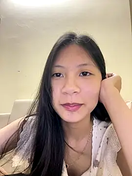 Lil-Gi online show from October 2025 03:13:01 PM