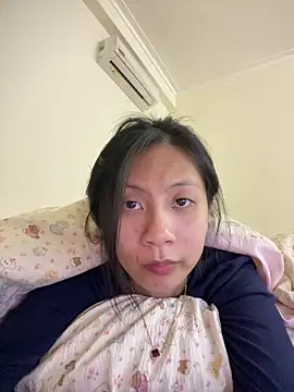 Lil-Gi online show from December 2025 06:45:01 PM