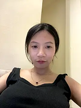 Lil-Gi online show from September 2025 03:44:02 PM