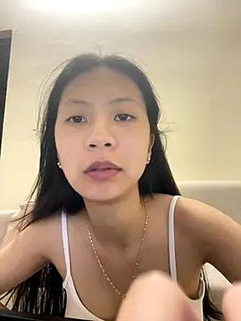 Lil-Gi online show from October 2025 03:44:02 PM
