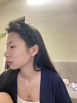 Lil-Gi online show from October 2025 01:56:01 PM