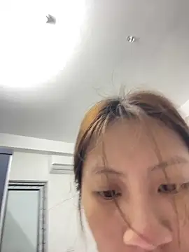 Lil-Gi online show from April 2026 07:09:01 PM