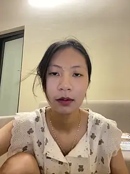 Lil-Gi online show from October 2025 03:47:02 PM