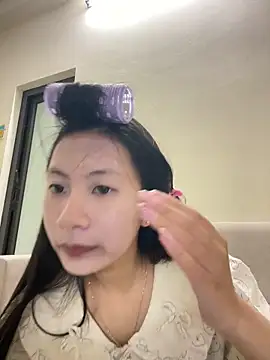 Snapshot of Lil-Gi chatting on December 2025 03:07:01 PM Lil-Gi online show from December 2025 03:07:01 PM