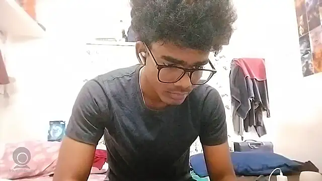 Snapshot of Rahulisagoodguy chatting on November 2025 09:02:01 AM Rahulisagoodguy online show from November 2025 09:02:01 AM