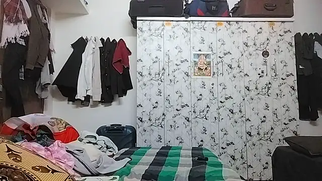 Snapshot of Rahulisagoodguy chatting on December 2025 05:39:02 PM Rahulisagoodguy online show from December 2025 05:39:02 PM