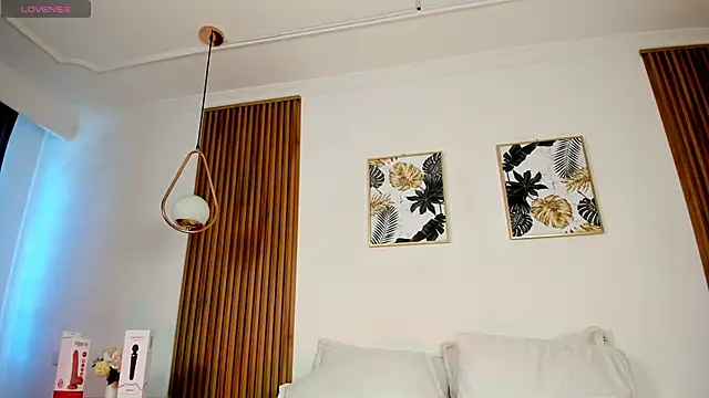 NicolWhite online show from January 2026 12:45:02 PM