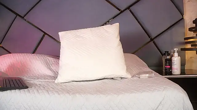 marcela rojas online show from February 2026 11:45:02 AM