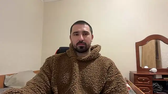 Snapshot of Hard_to_Obey chatting on February 2026 07:33:01 PM Hard to Obey online show from February 2026 07:33:01 PM