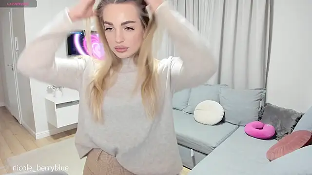 Snapshot of nicole_blueberry chatting on October 2025 04:21:02 PM nicole blueberry online show from October 2025 04:21:02 PM