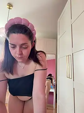 chloedlm5 online show from April 2026 08:53:02 AM