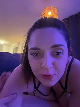 chloedlm5 online show from April 2026 10:38:02 PM