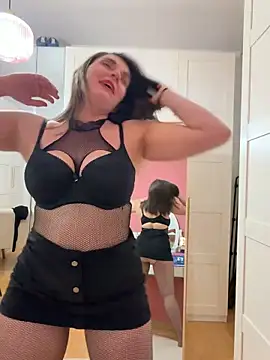 chloedlm5 online show from April 2026 08:59:01 PM