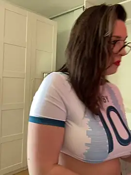 chloedlm5 online show from March 2026 12:00:02 PM