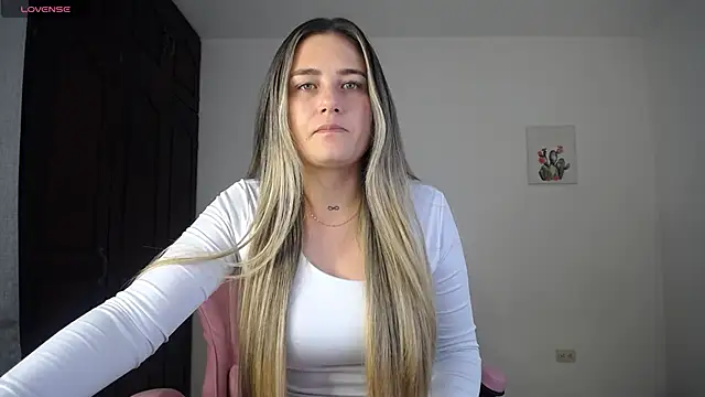 Veronika  Winslow  online show from October 2025 08:27:02 AM
