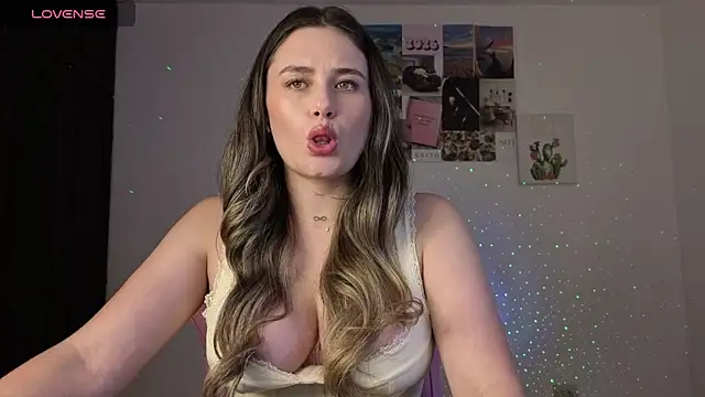 Veronika  Winslow  online show from May 2026 05:15:01 AM