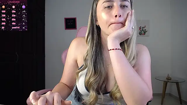 Veronika  Winslow  online show from September 2025 05:54:01 AM