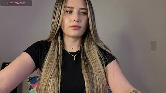 Veronika  Winslow  online show from November 2025 05:55:01 AM