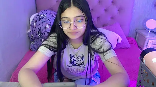 laurenelove online show from October 2025 03:05:02 AM