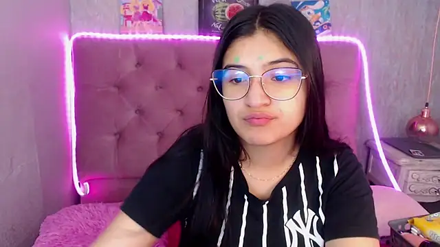 laurenelove online show from October 2025 03:22:01 AM
