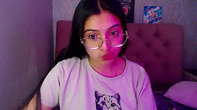 laurenelove online show from September 2025 12:33:01 AM