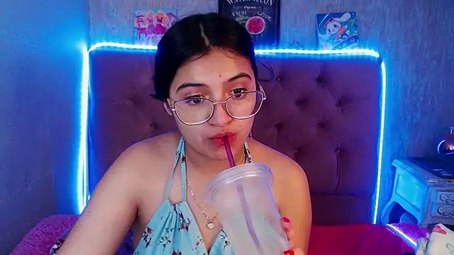 laurenelove online show from October 2025 03:32:01 AM