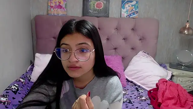laurenelove online show from September 2025 02:44:02 AM