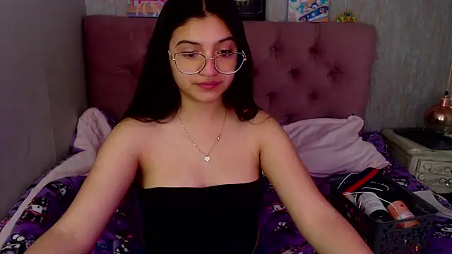 laurenelove online show from September 2025 02:34:01 AM