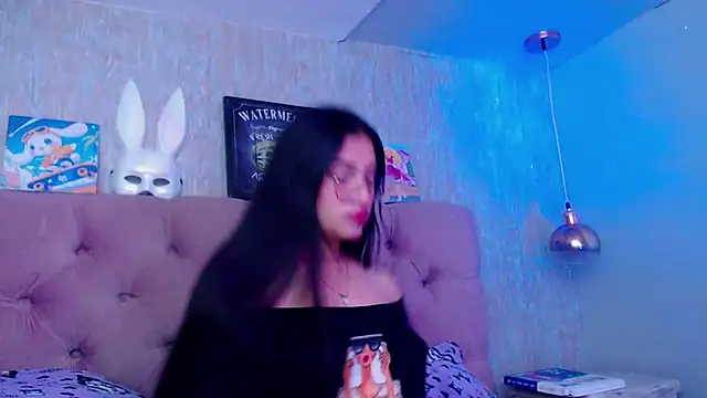 laurenelove online show from November 2025 03:33:02 AM