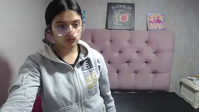 laurenelove online show from October 2025 03:19:01 AM