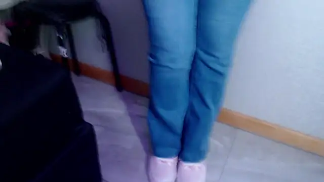 laurenelove online show from October 2025 02:24:01 AM