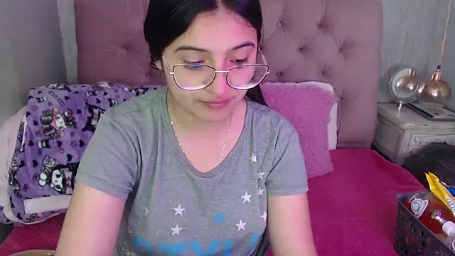 laurenelove online show from October 2025 12:55:01 AM