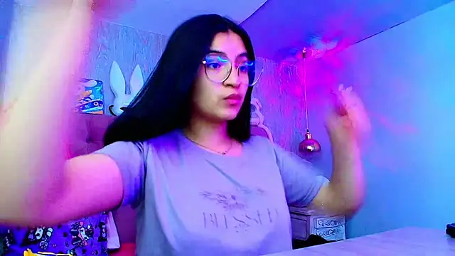 laurenelove online show from November 2025 03:28:02 AM