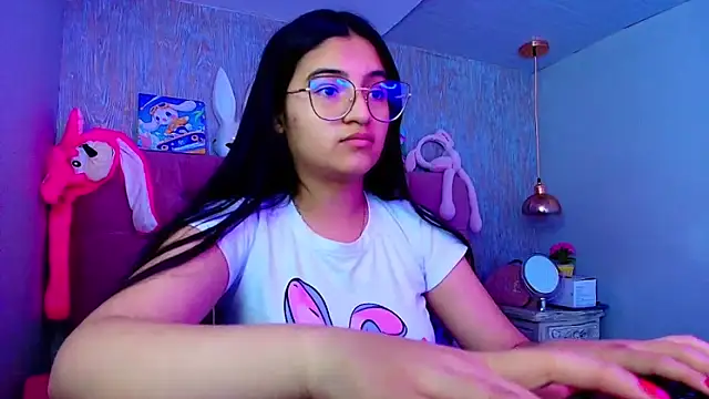 laurenelove online show from December 2025 03:51:02 AM