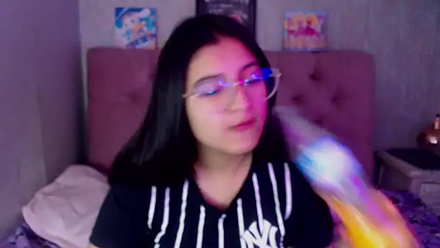 laurenelove online show from September 2025 02:26:01 AM