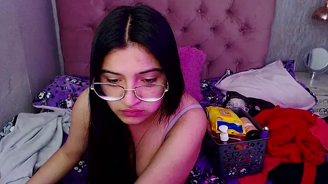 laurenelove online show from September 2025 02:10:01 AM