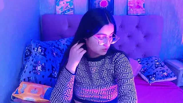 laurenelove online show from October 2025 12:33:02 AM
