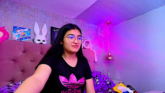 laurenelove online show from November 2025 04:13:01 AM