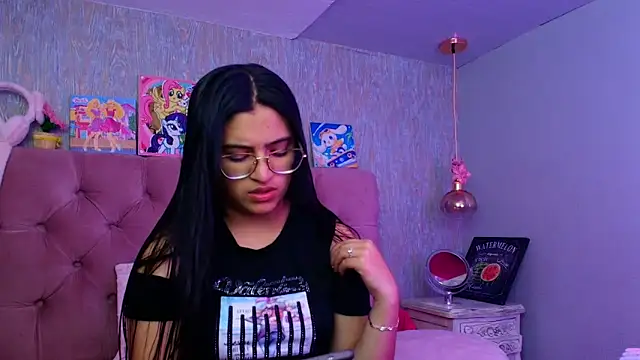 laurenelove online show from February 2026 04:23:01 AM