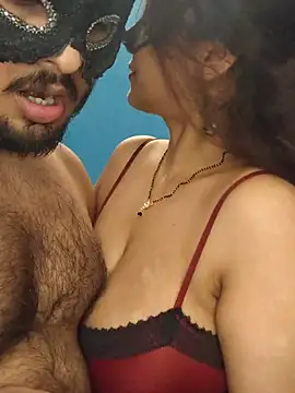 Snapshot of sexy42couple chatting on June 2026 09:53:01 PM sexy42couple online show from June 2026 09:53:01 PM