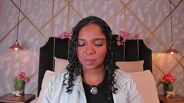 Snapshot of LisaMendez chatting on April 2026 04:02:02 AM LisaMendez online show from April 2026 04:02:02 AM