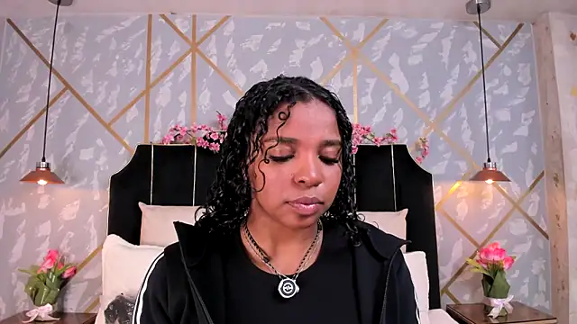 Snapshot of LisaMendez chatting on May 2026 04:17:01 AM LisaMendez online show from May 2026 04:17:01 AM