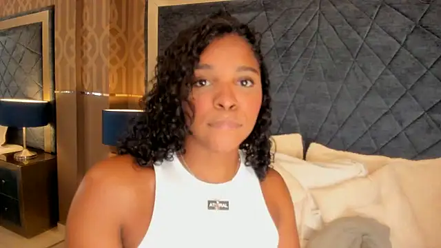 LisaMendez online show from July 2026 09:26:02 PM