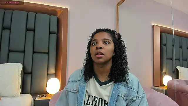 LisaMendez online show from February 2026 03:48:01 AM