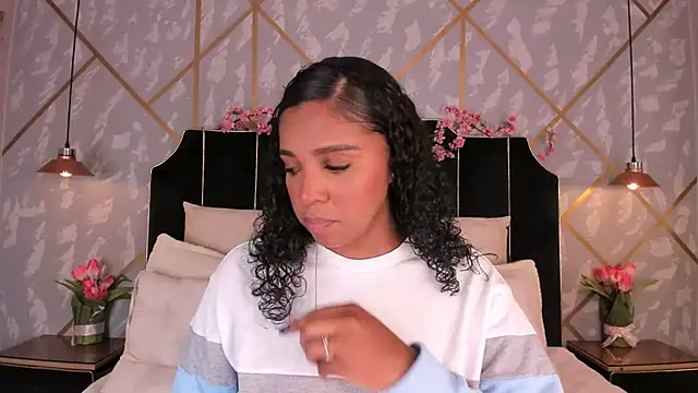 Snapshot of LisaMendez chatting on May 2026 02:10:01 AM LisaMendez online show from May 2026 02:10:01 AM